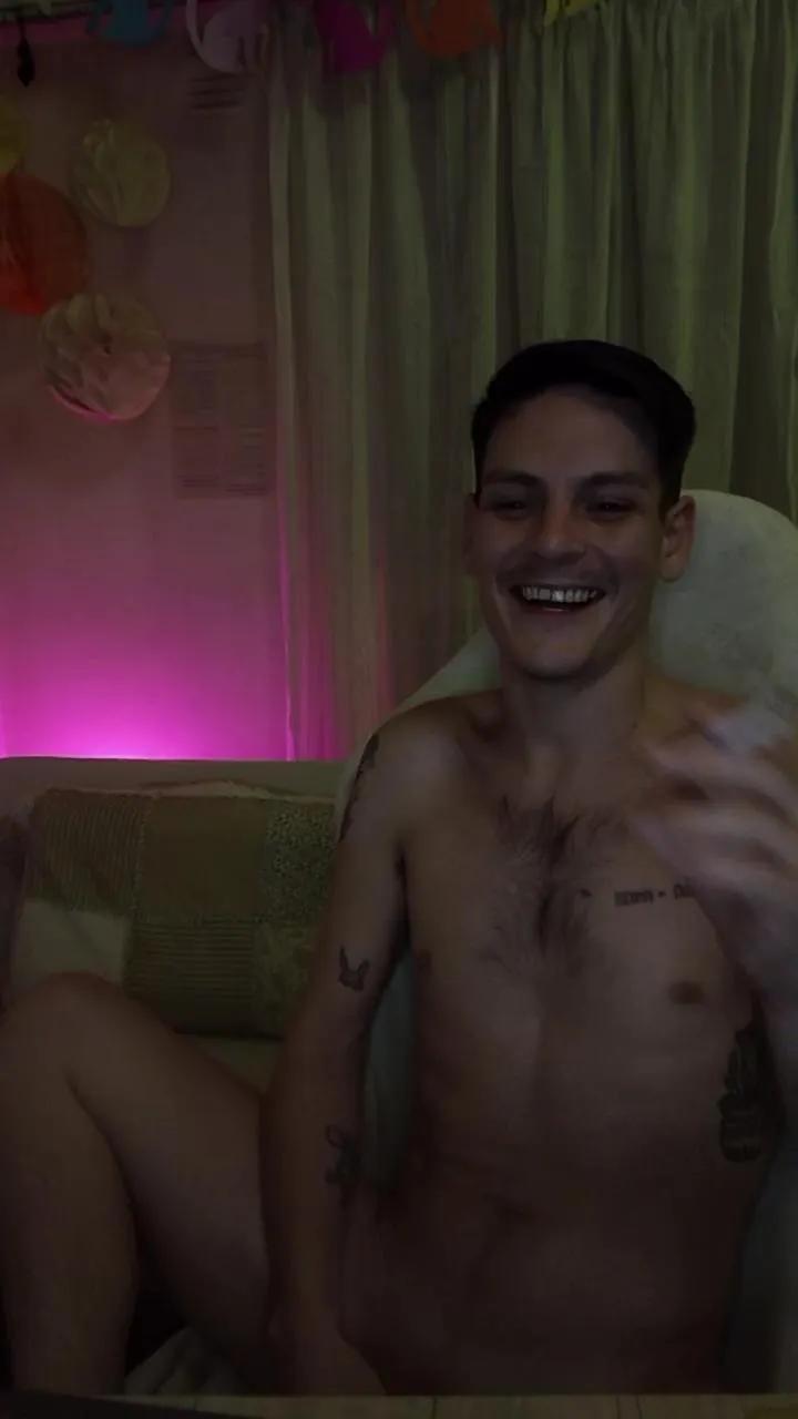 Offline gzandresce33 on Cam4