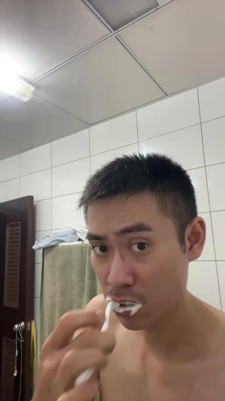 H0119 on Cam4 