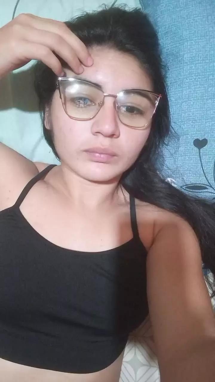 Hanna277 on Cam4 