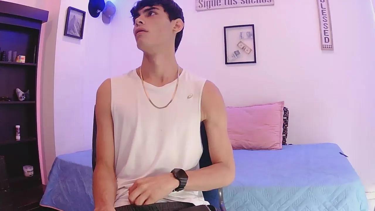 harry_232001 on Cam4 