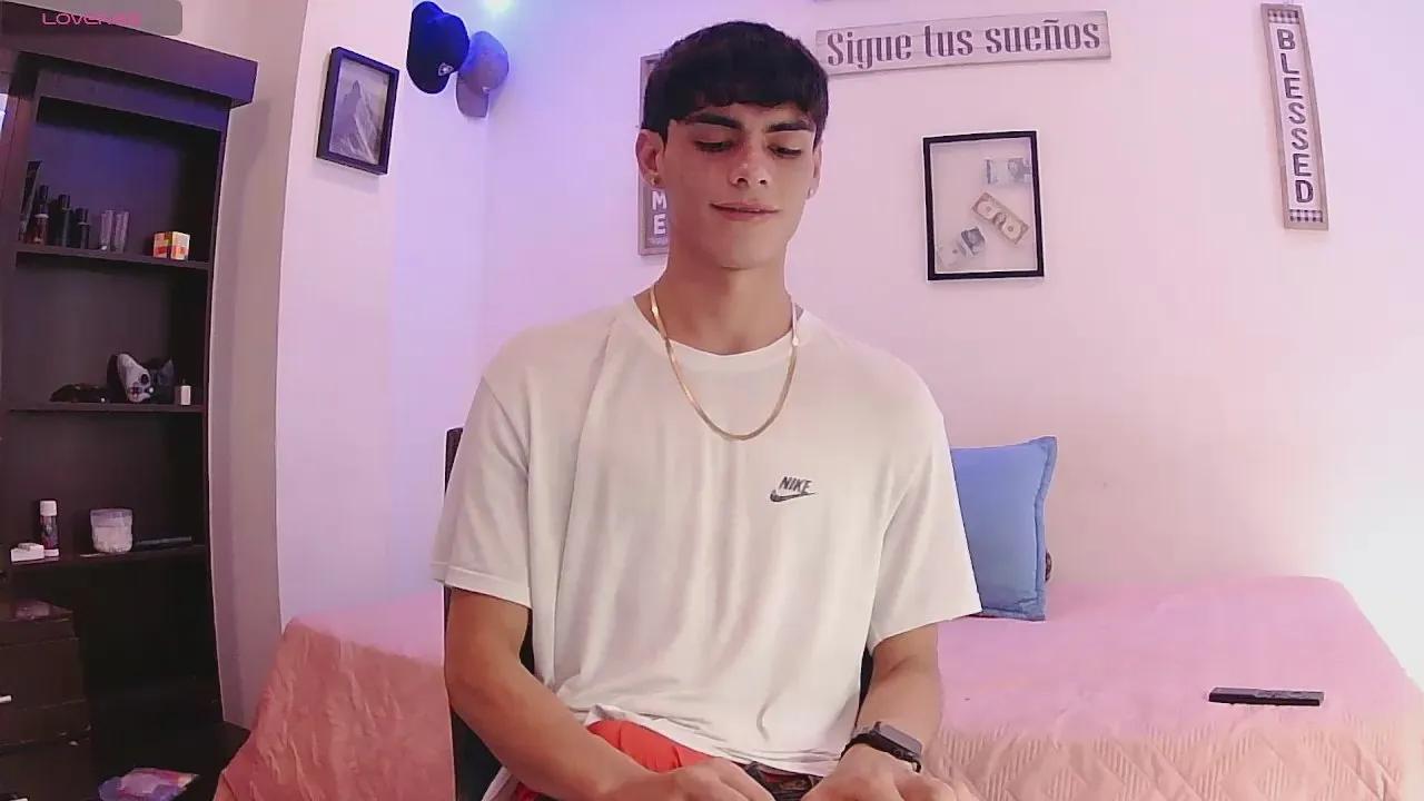 harry_232001 on Cam4 
