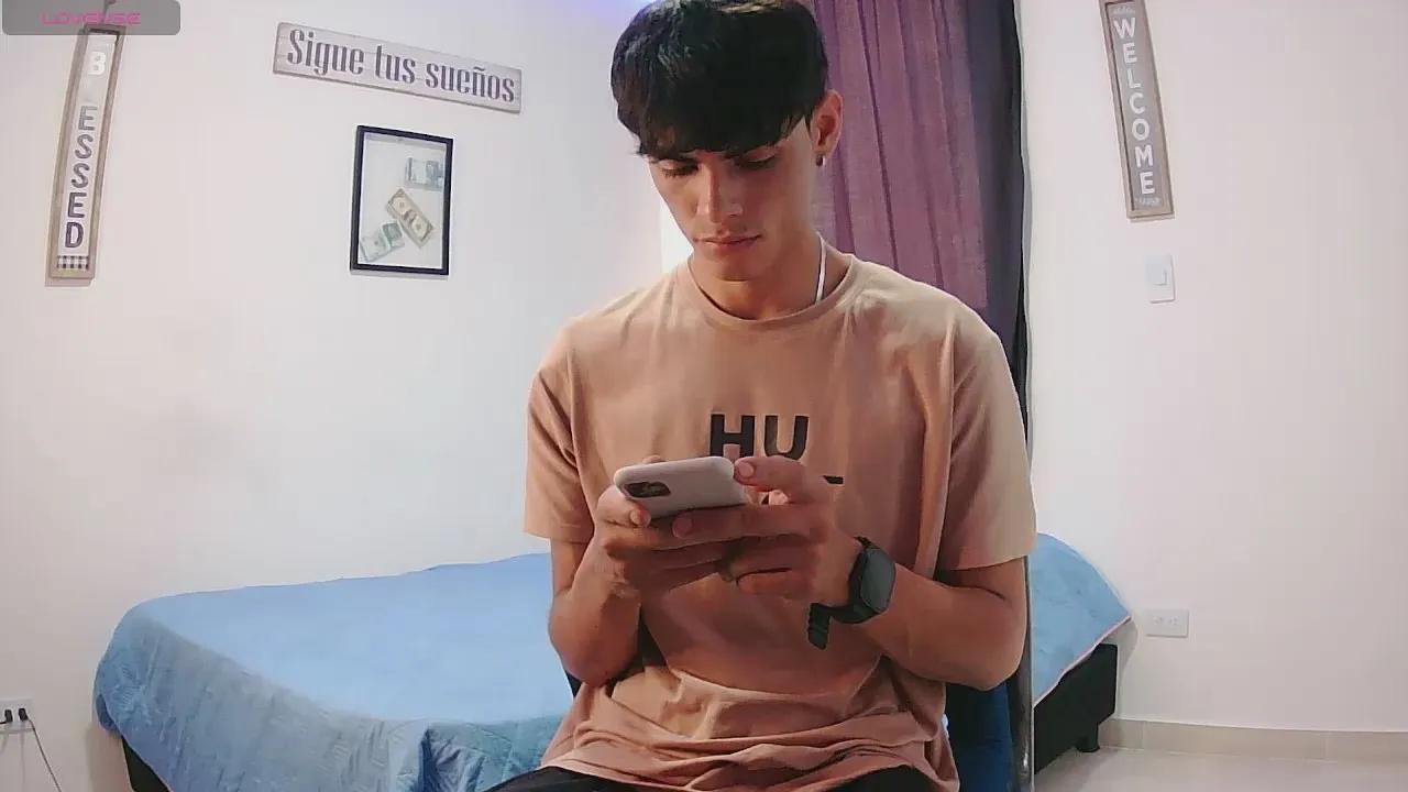 harry_232001 on Cam4 
