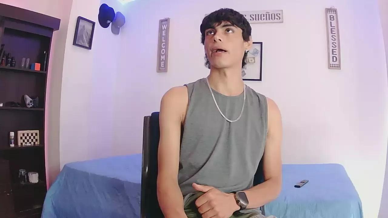harry_232001 on Cam4 