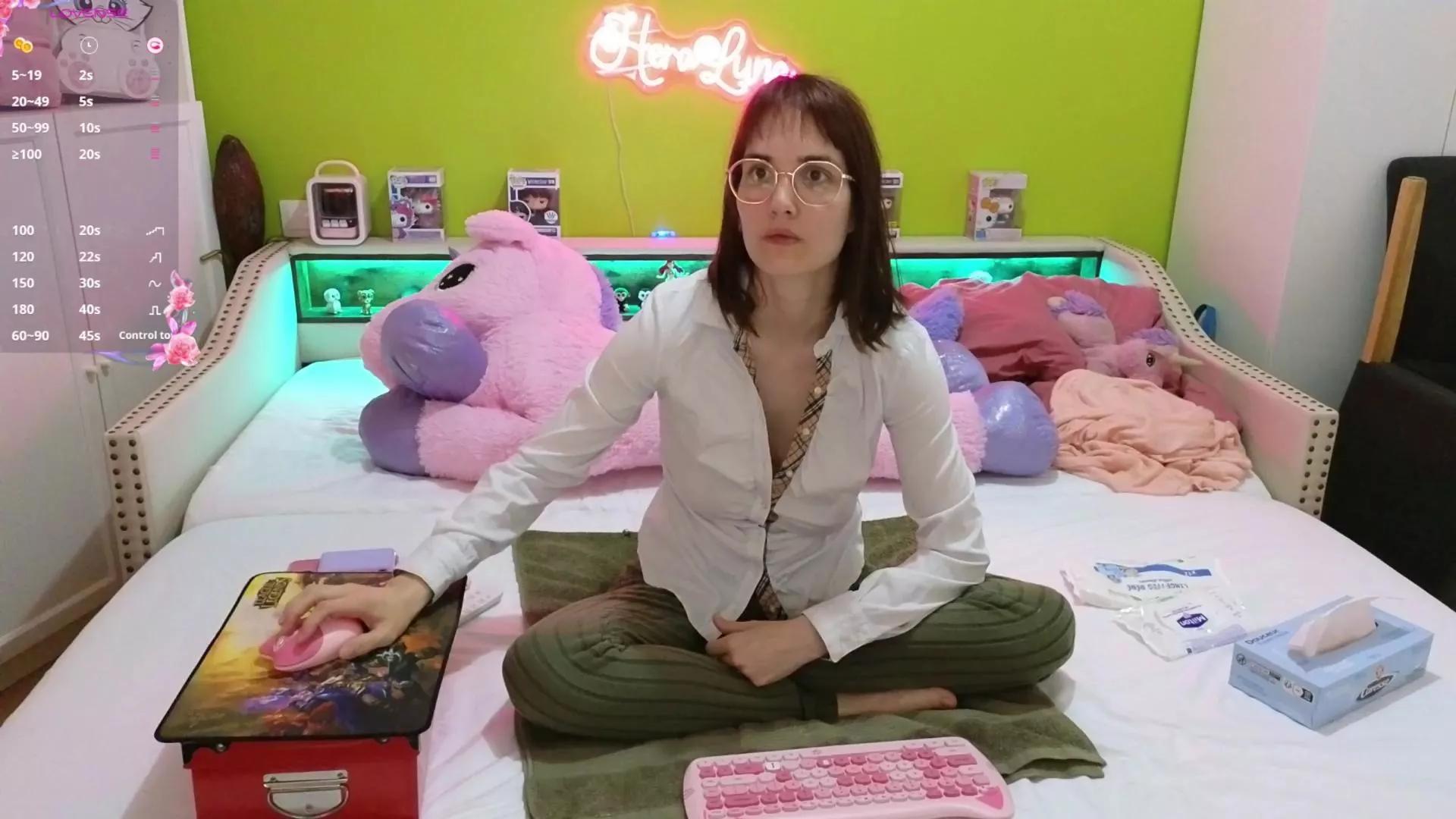 Offline HeraLuna on Cam4