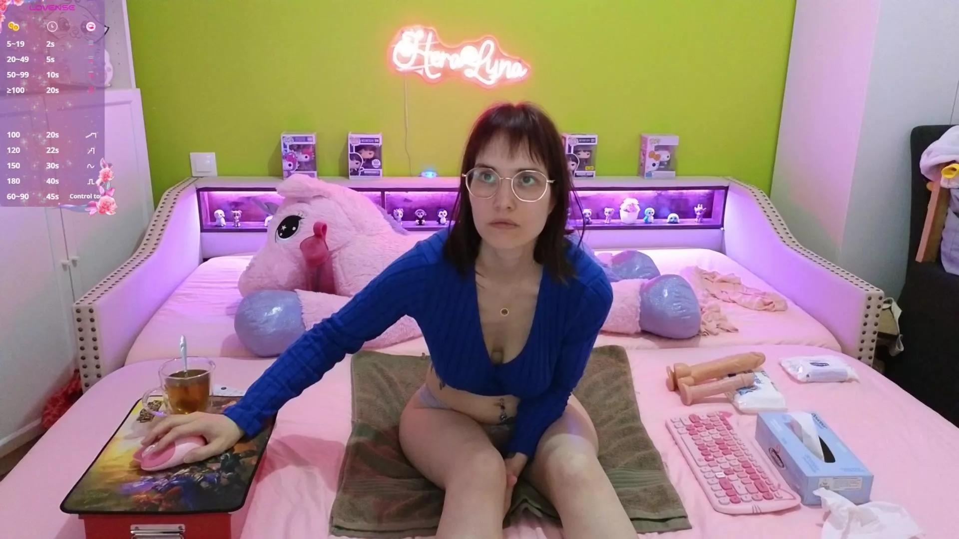 Offline HeraLuna on Cam4