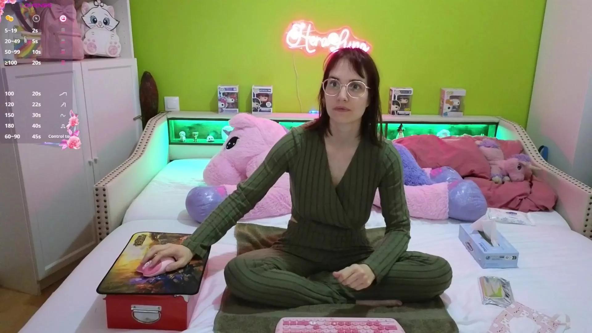 Offline HeraLuna on Cam4