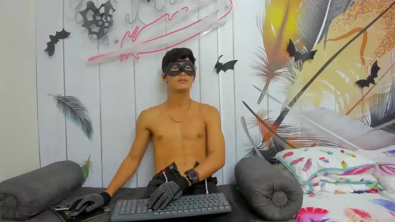 Holdme_Hot —  #anal #AssToMouth #masturbation #smoke #gamer
