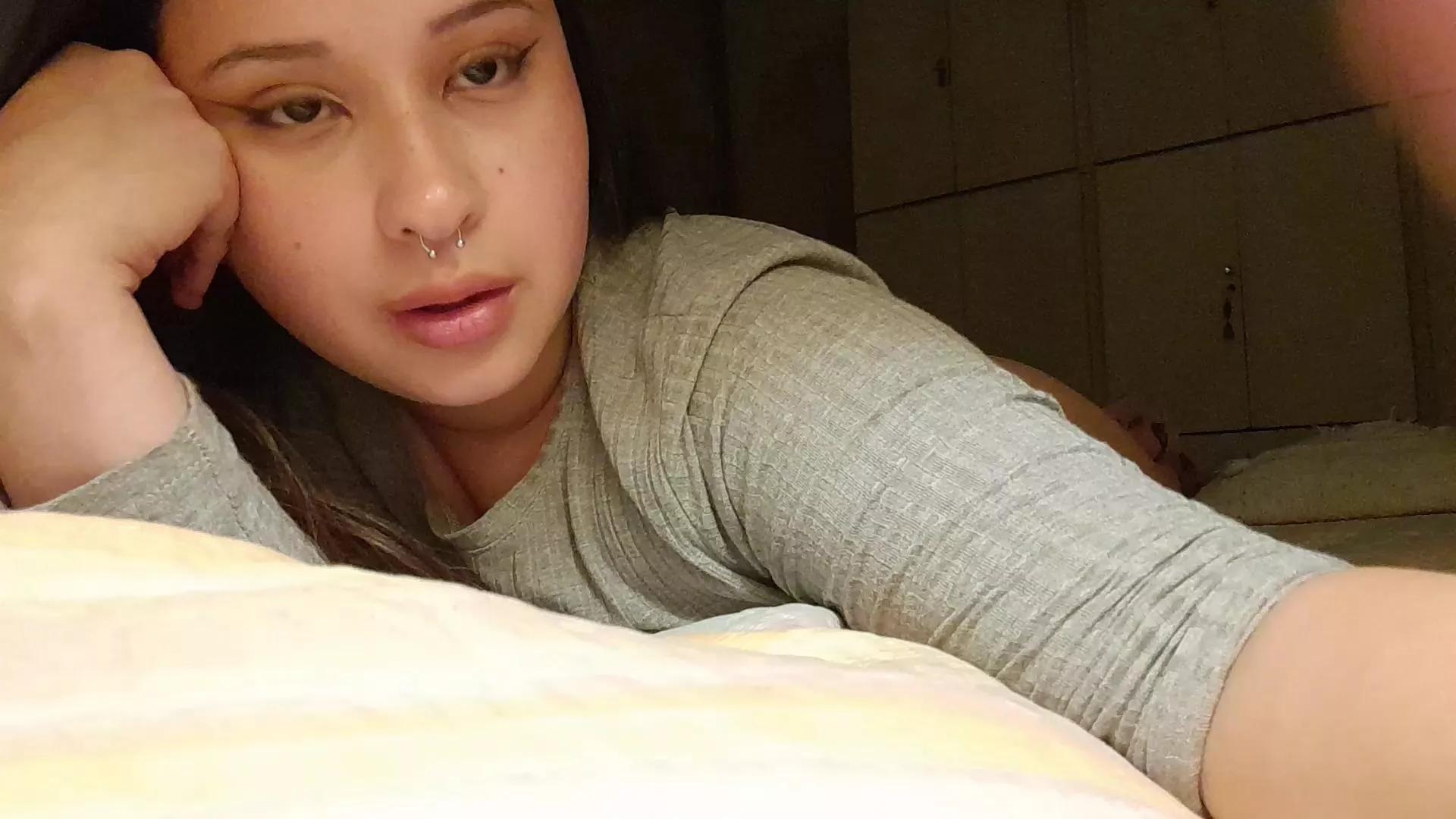 Honeym0nxxx on Cam4 