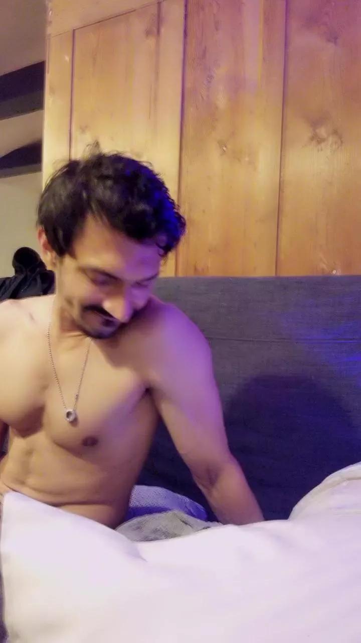 hotboy7005 on Cam4 
