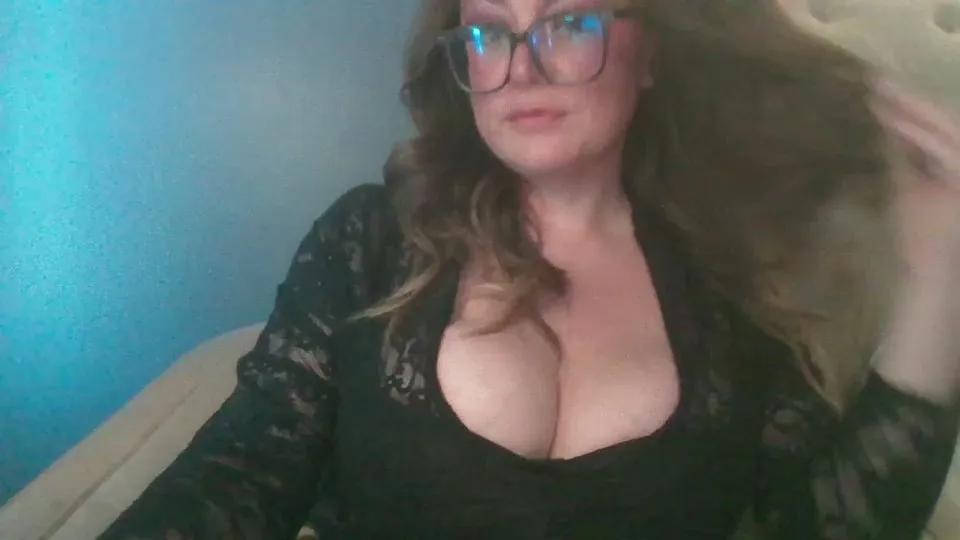 HotHousewife33 —  #cute #spanking #schoolgirl #masturbation #pornstar #amateur