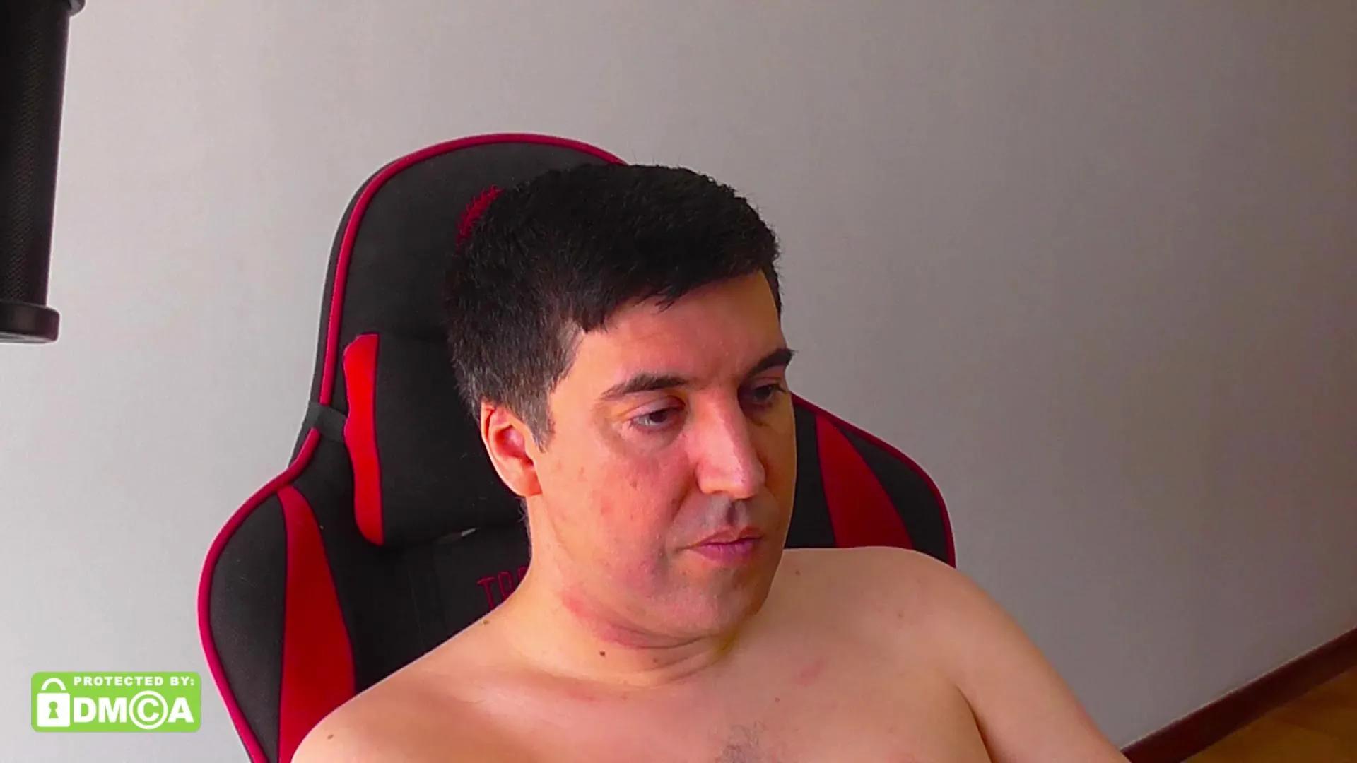 Offline hotliki on Cam4