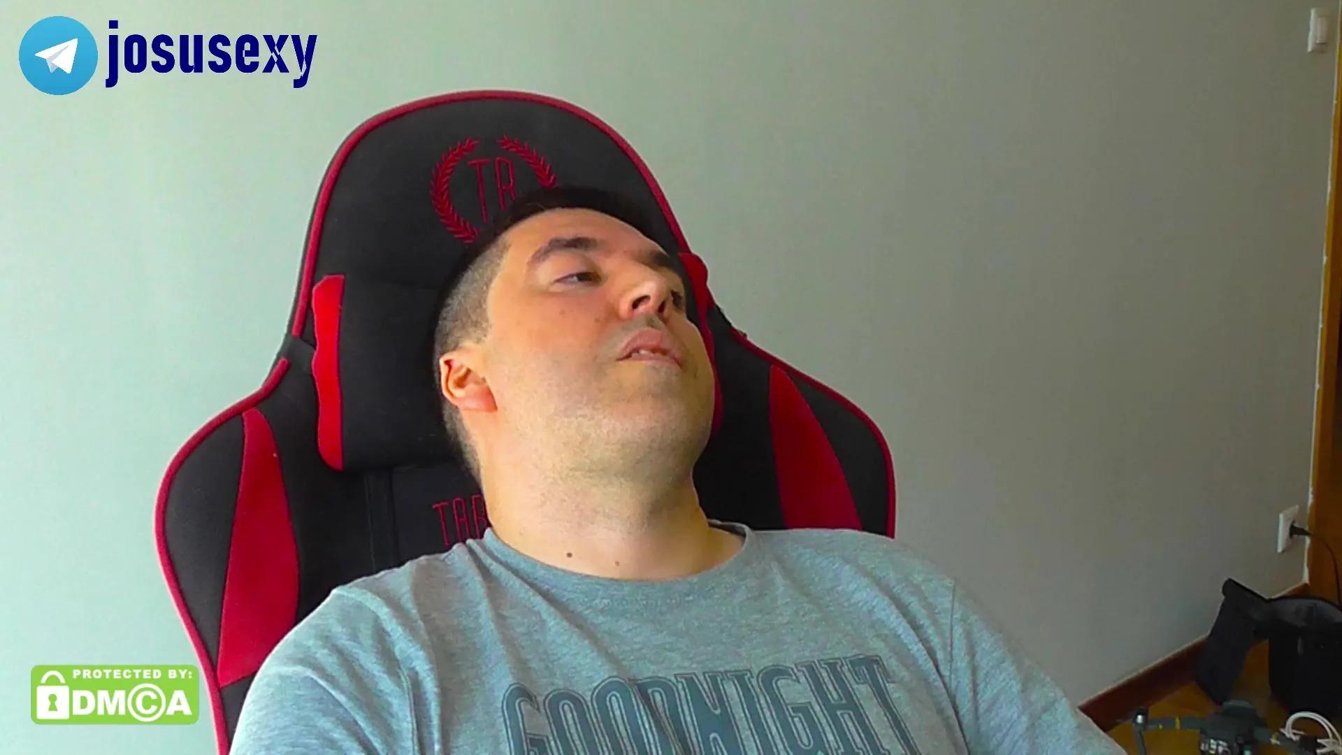 Offline hotliki on Cam4