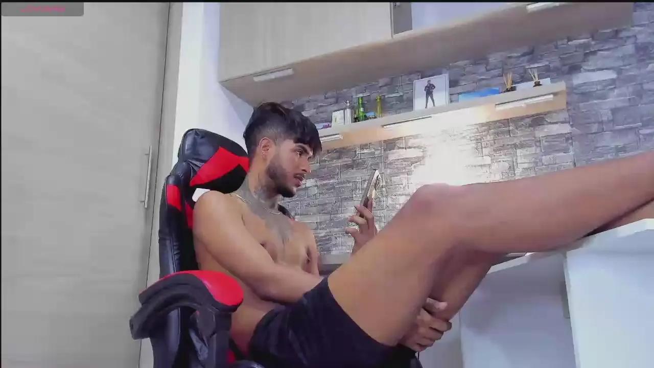 hotter_boys777 on Cam4 