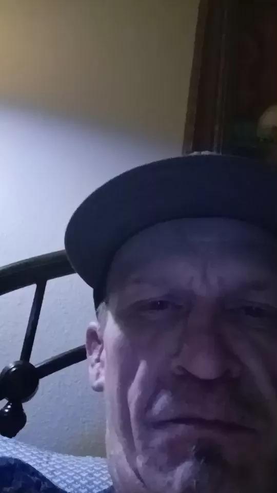 hottwheels42hot on Cam4 