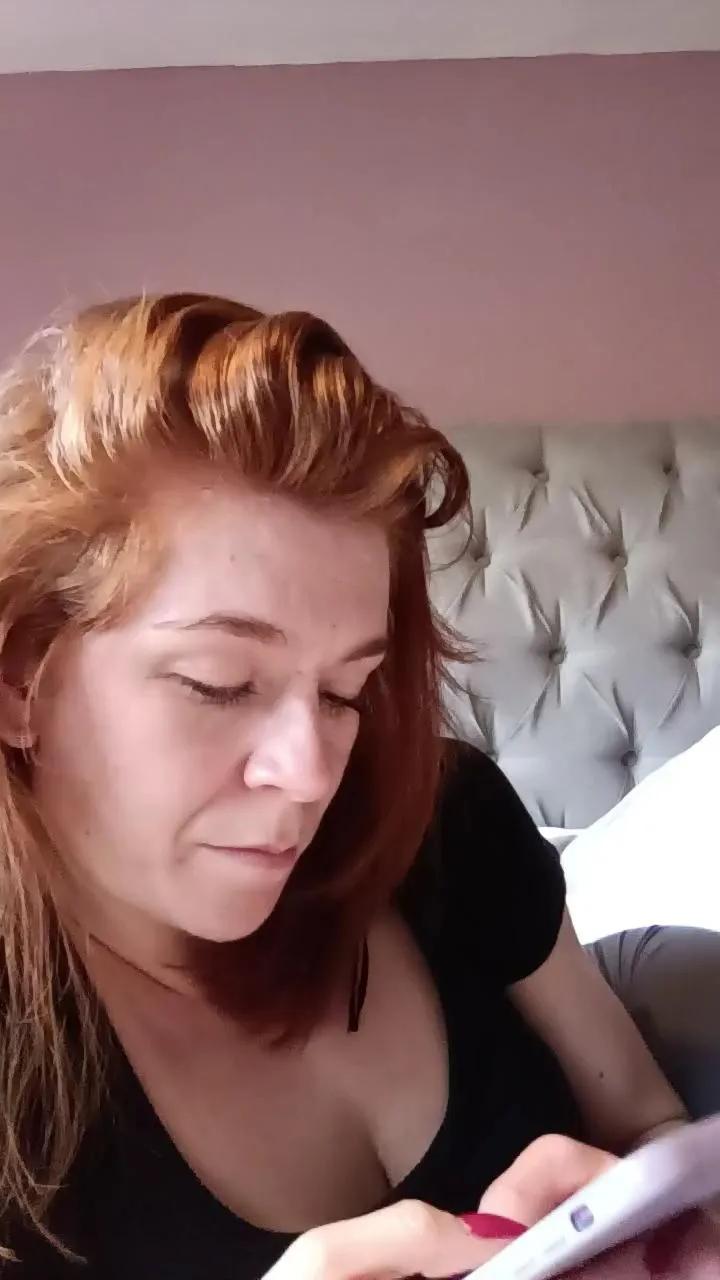 Cam4 Housewife_Kirst is Freechat Housewife_Kirst — Freechat on Cam4