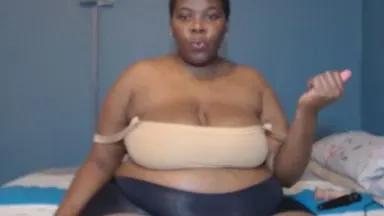 HugeCuteAss — Freechat on Cam4