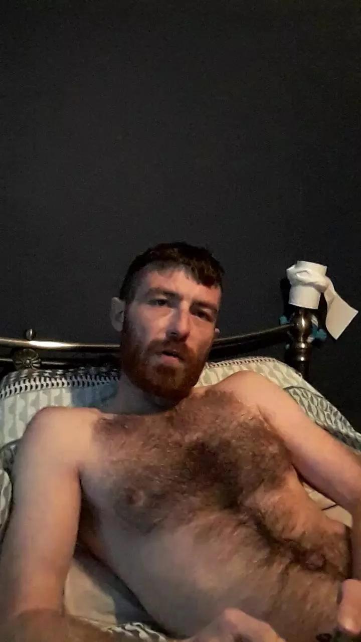 hunghairy_xxx on Cam4 