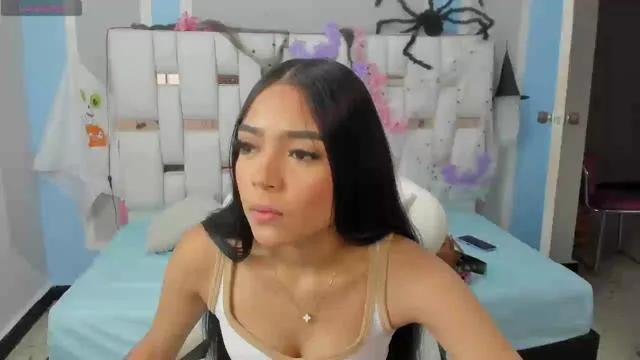 iamCharlotte19 —  #squirt #C2C #masturbation #blowjob #pussy #ass #spanking