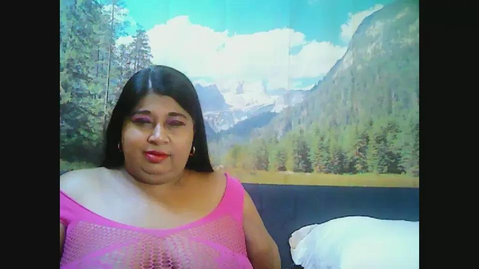 Indianhon3y on Cam4 