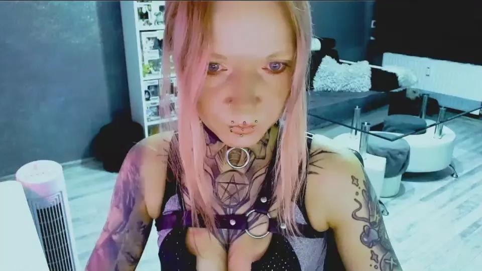 Avatar of InesDesire