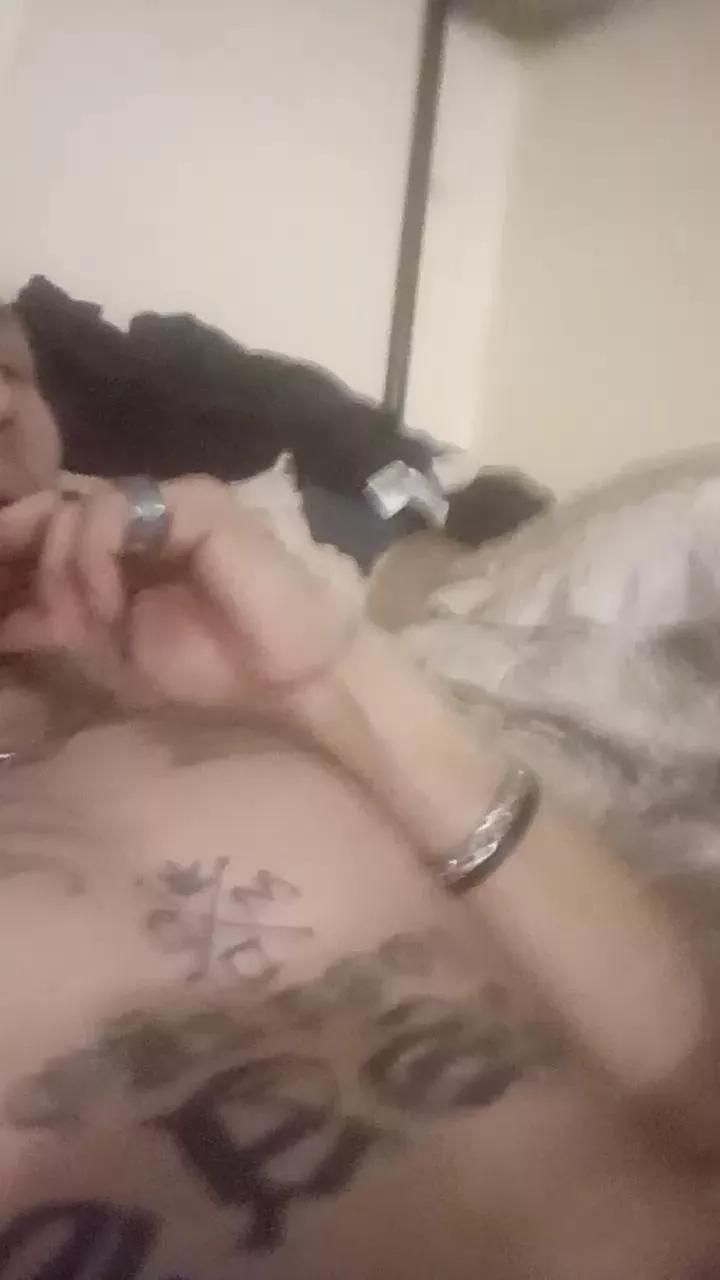 Freechat Intoxicado420 on Cam4