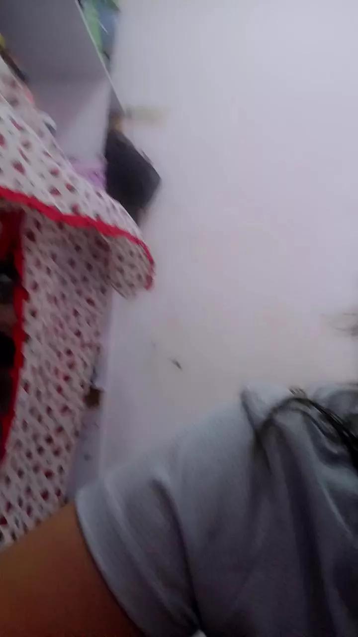 Offline isadelhot on Cam4