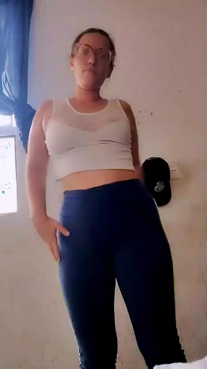 Offline isadelhot on Cam4