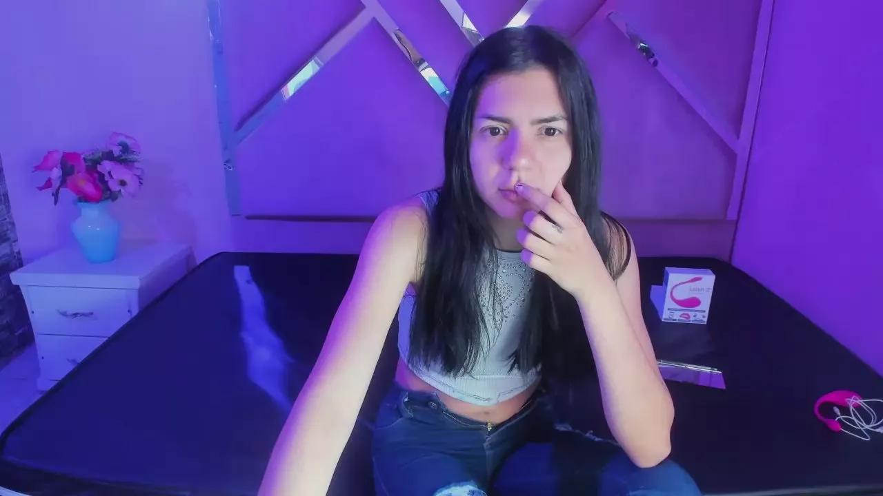 IsisRousexx on Cam4 