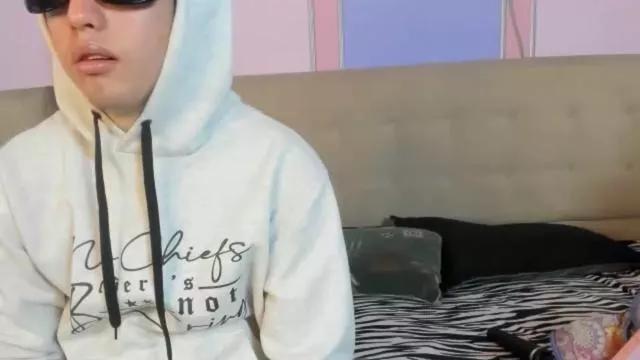 Offline JacksondScarlet on Cam4