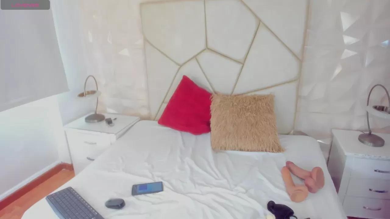 Freechat JaneeRosse on Cam4