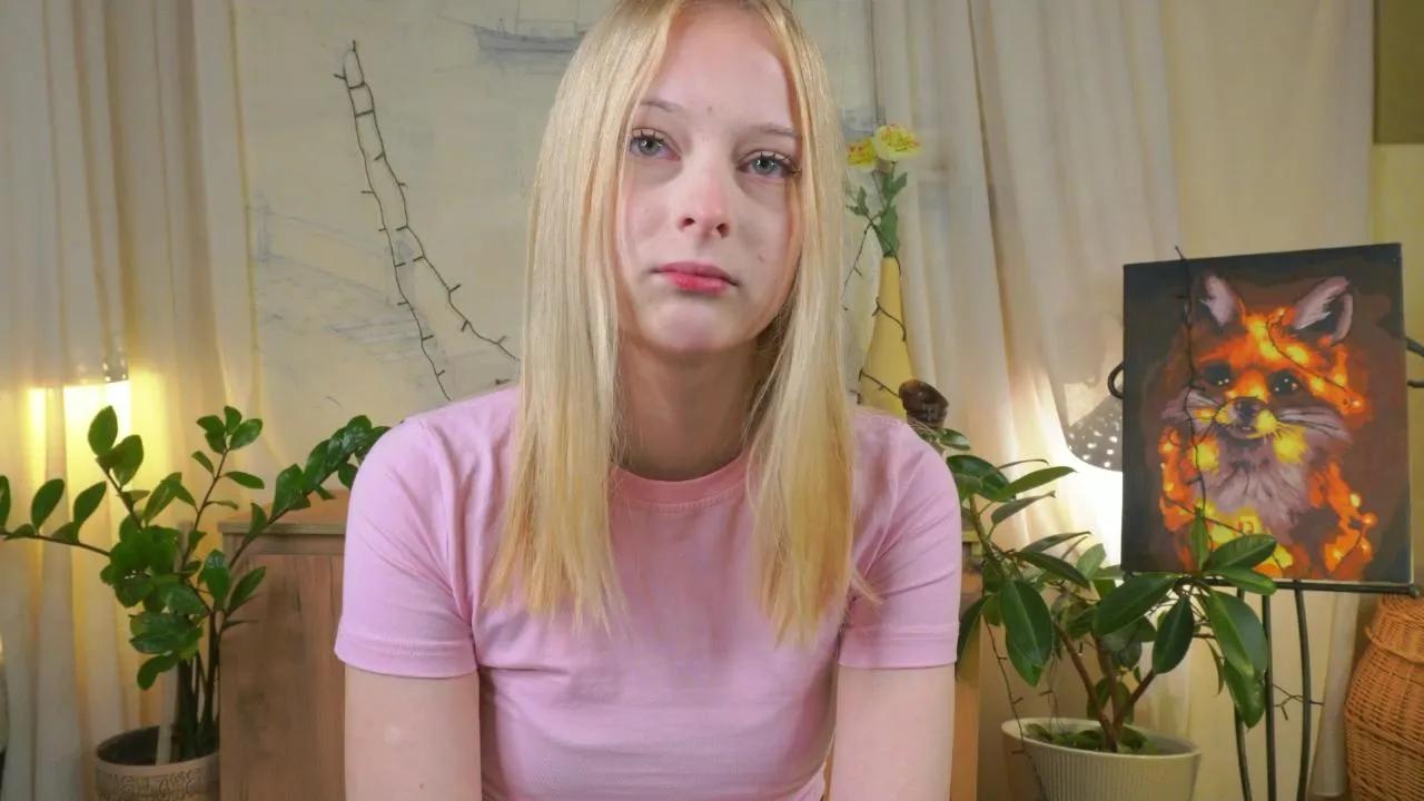 JeanieBeynon —  #pussy #blowjob #gamer #pee #pornstar #lesbian #spanking