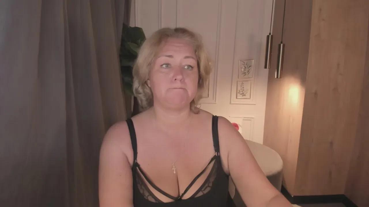JenniferLight on Cam4 