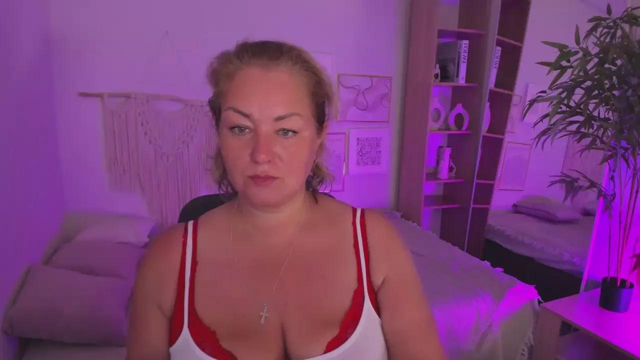 JenniferLight on Cam4 