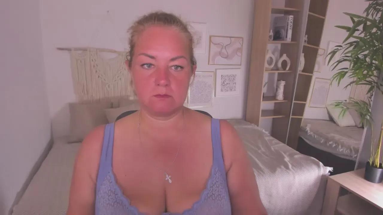 JenniferLight on Cam4 