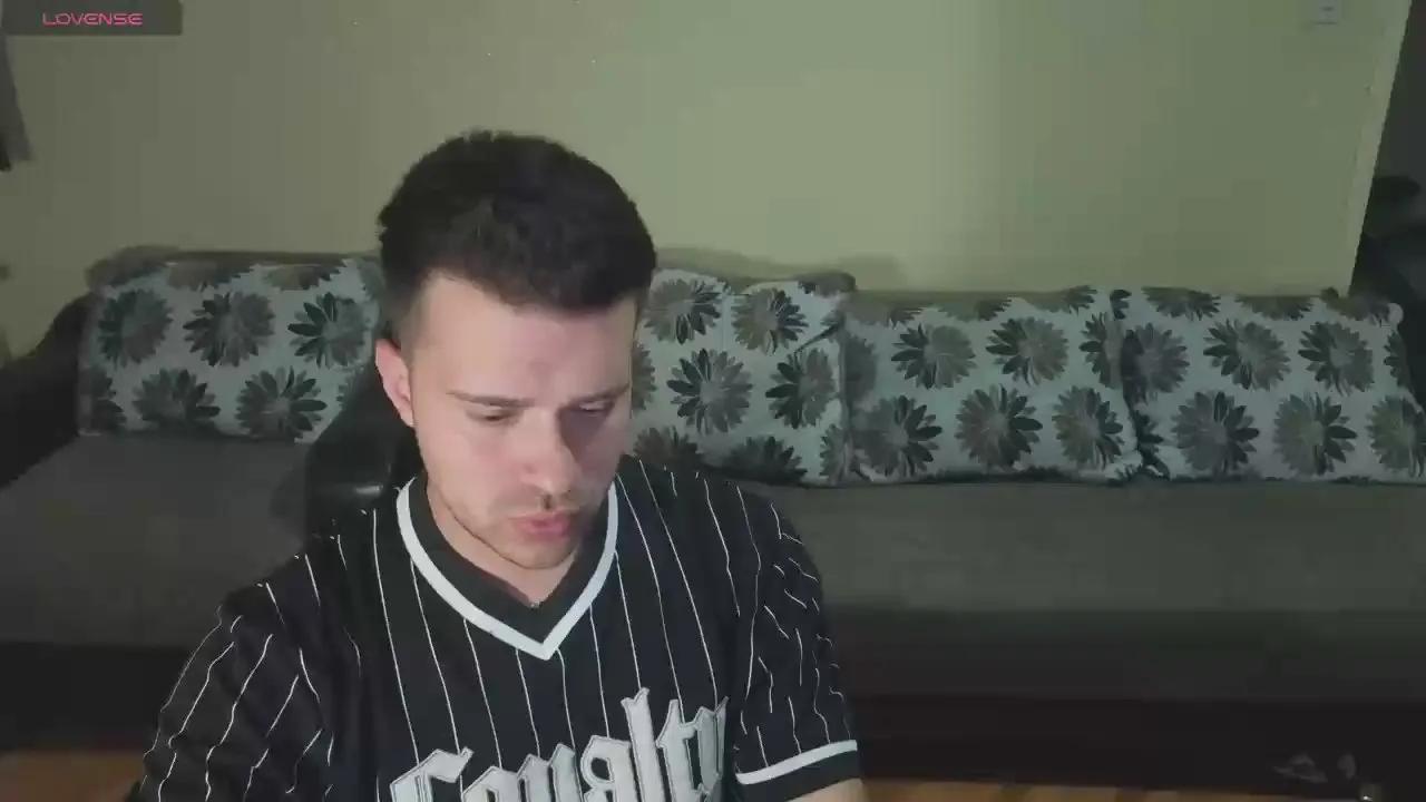 Freechat johnnylove22 on Cam4