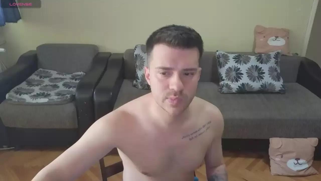Freechat johnnylove22 on Cam4