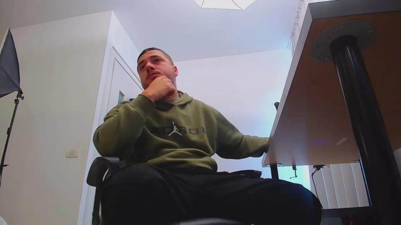 Offline JoshKnights on Cam4