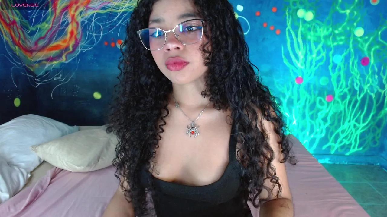 Avatar of jucie_petite