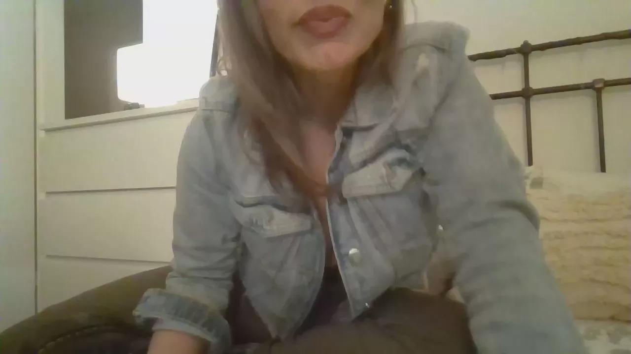 Offline Juicy_lucy_226 on Cam4