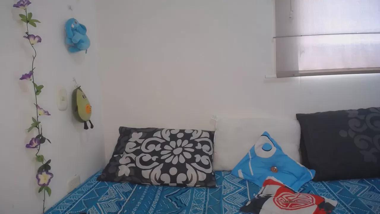 Offline Julieta_Hass on Cam4