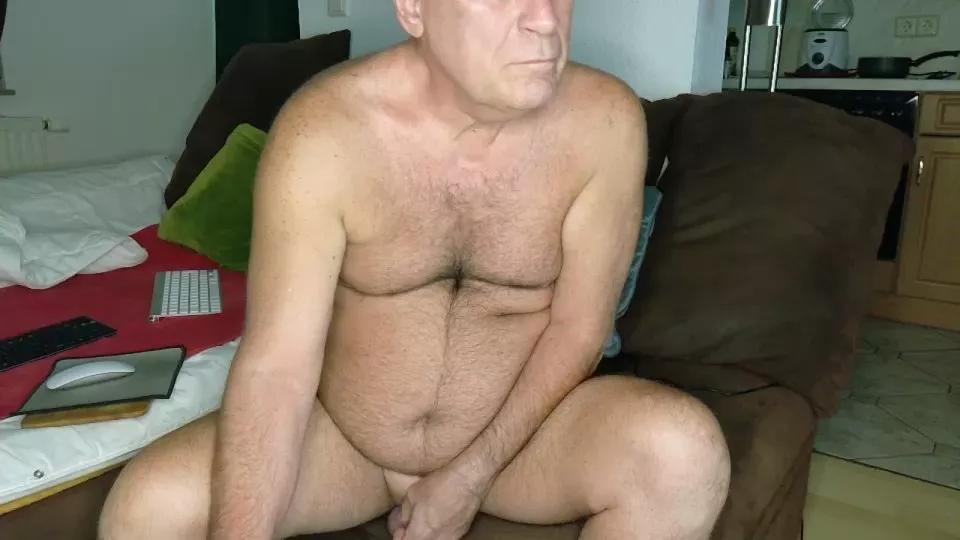 Offline juliopaar on Cam4