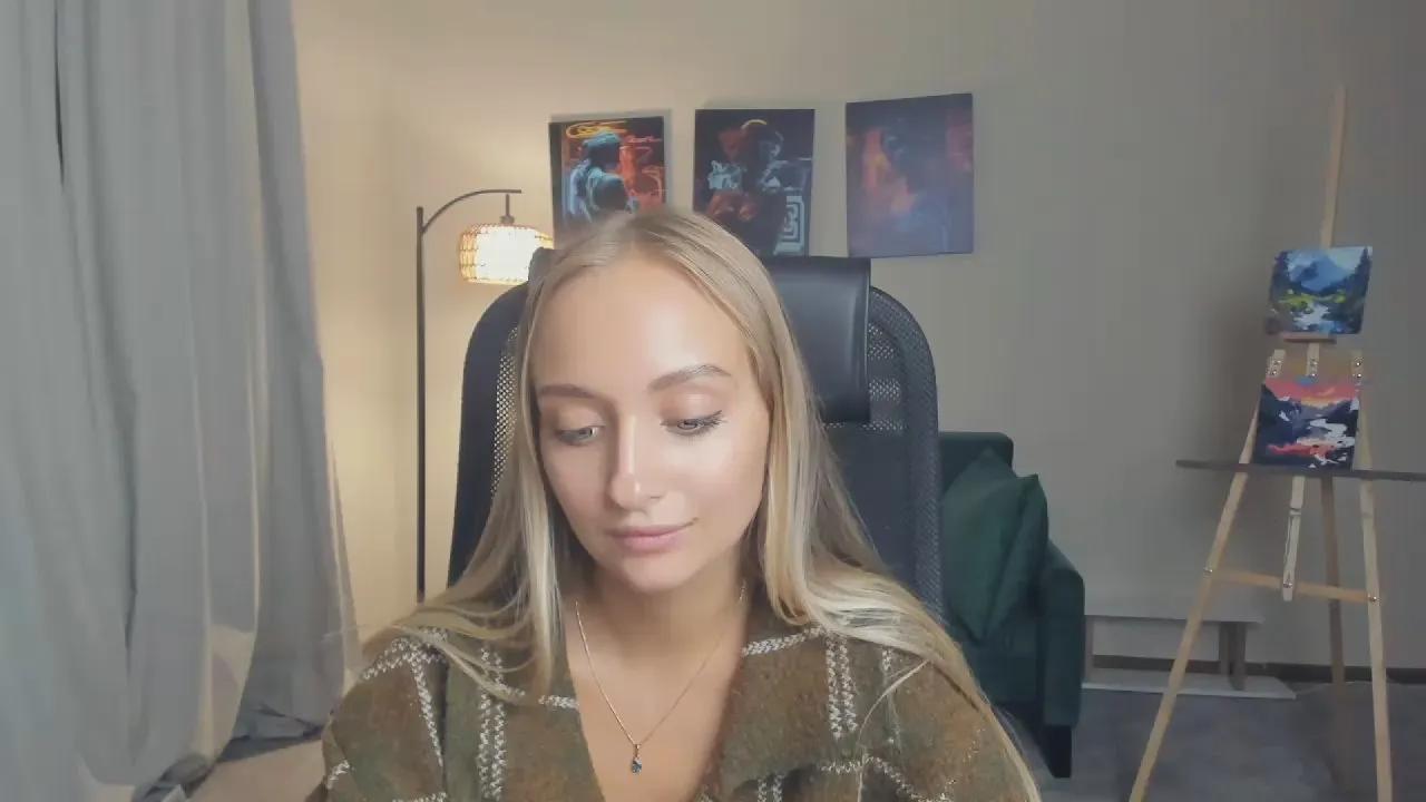 Offline KarlyMclaird on Cam4