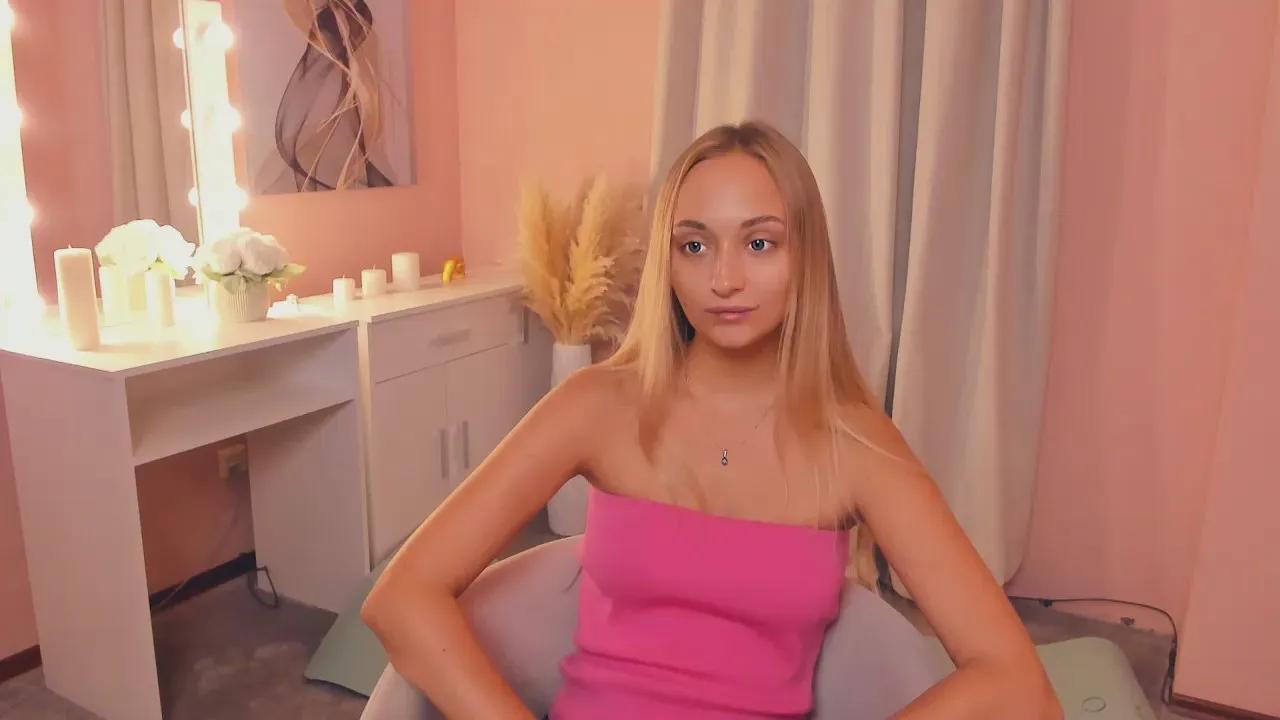 Offline KarlyMclaird on Cam4