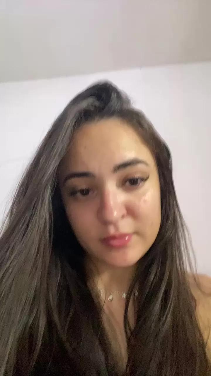 karolyne8 on Cam4 