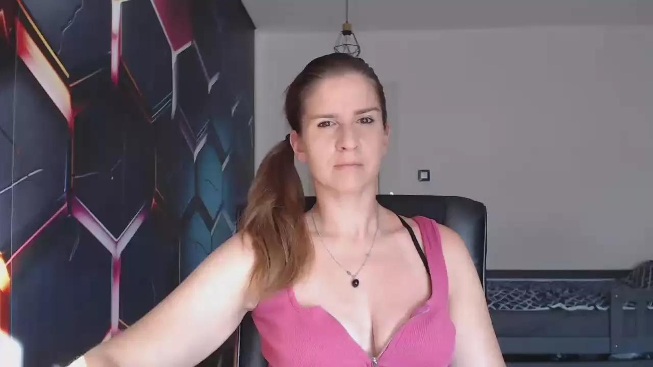 Offline KayaShow on Cam4