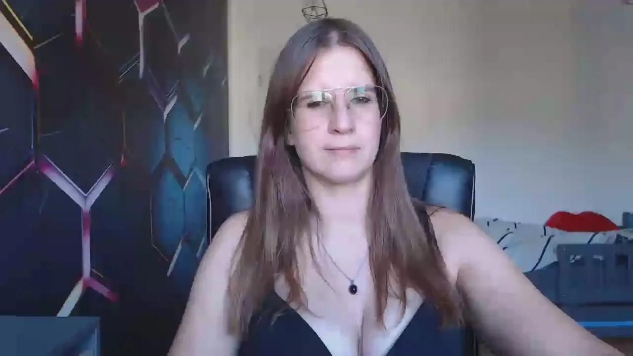Offline KayaShow on Cam4