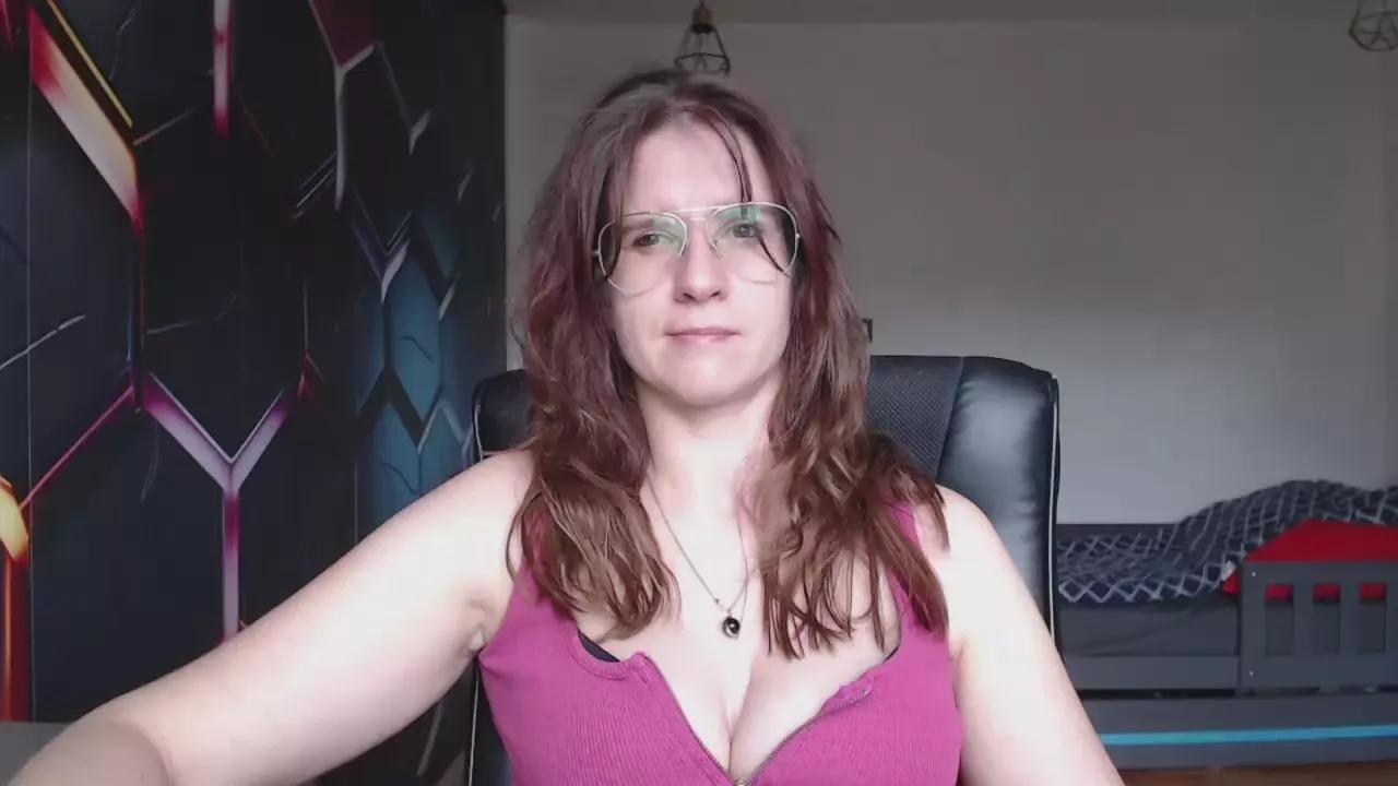 Offline KayaShow on Cam4