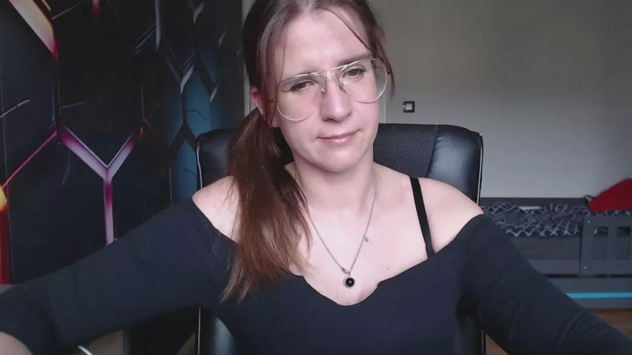 Offline KayaShow on Cam4
