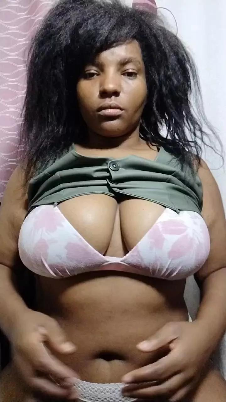 Kenia_29 on Cam4 