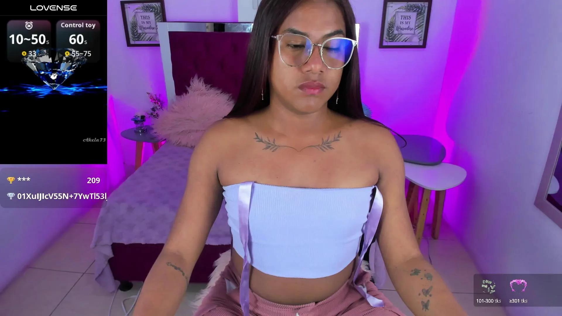 Offline Khloe_Smmithh on Cam4